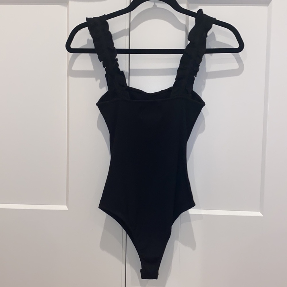 Crystal Black Ribbed Ruffled Bodysuit - Picture 5 of 7